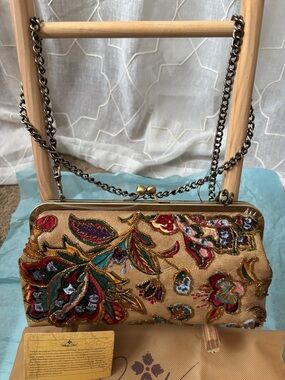 NWT Patricia Nash French Tapestry Beaded & Leather Bag. Style P307297, Sand